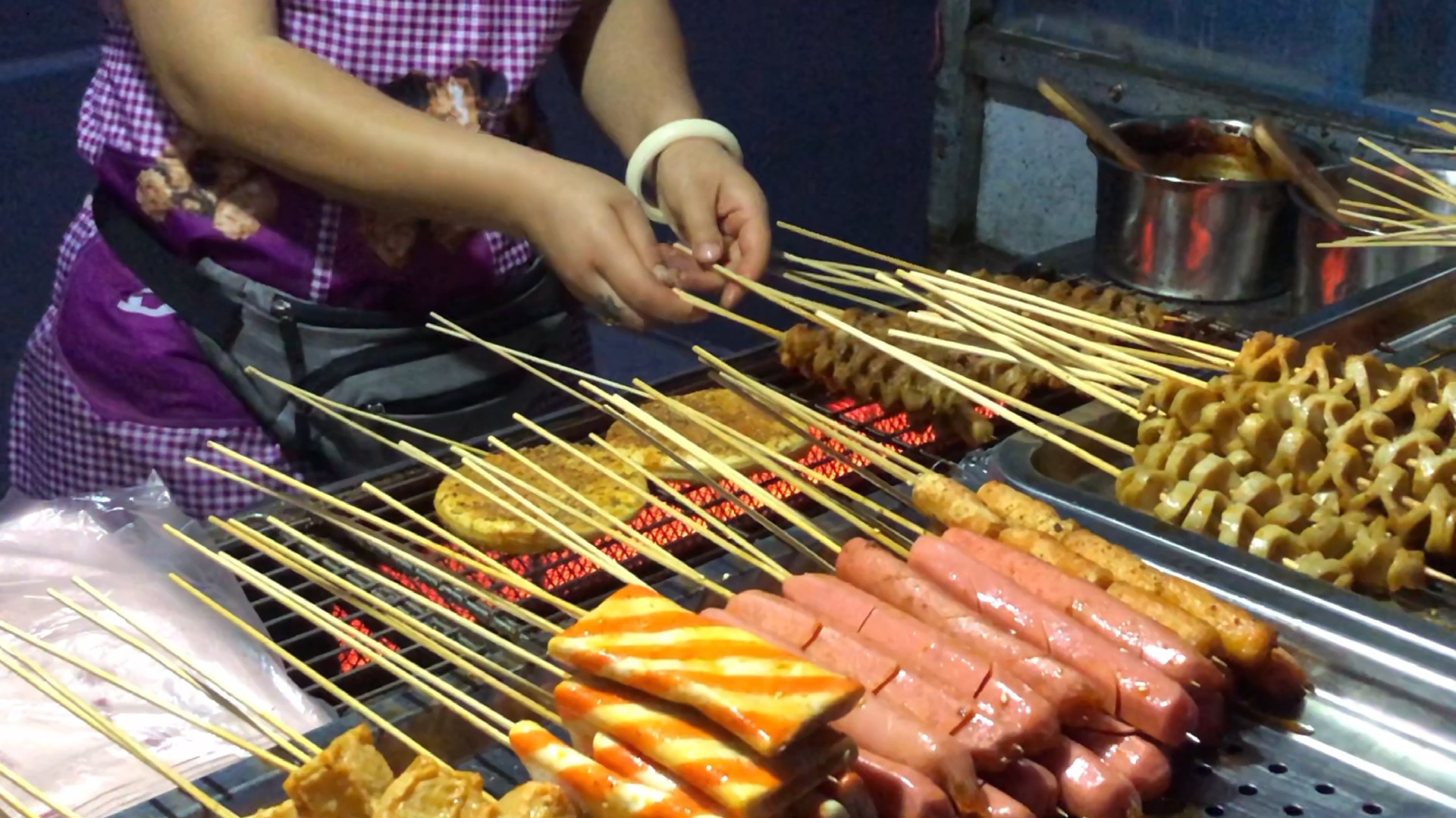 一盘醋溜藕条,在配上10串大面筋,在家喝点小酒,真是味