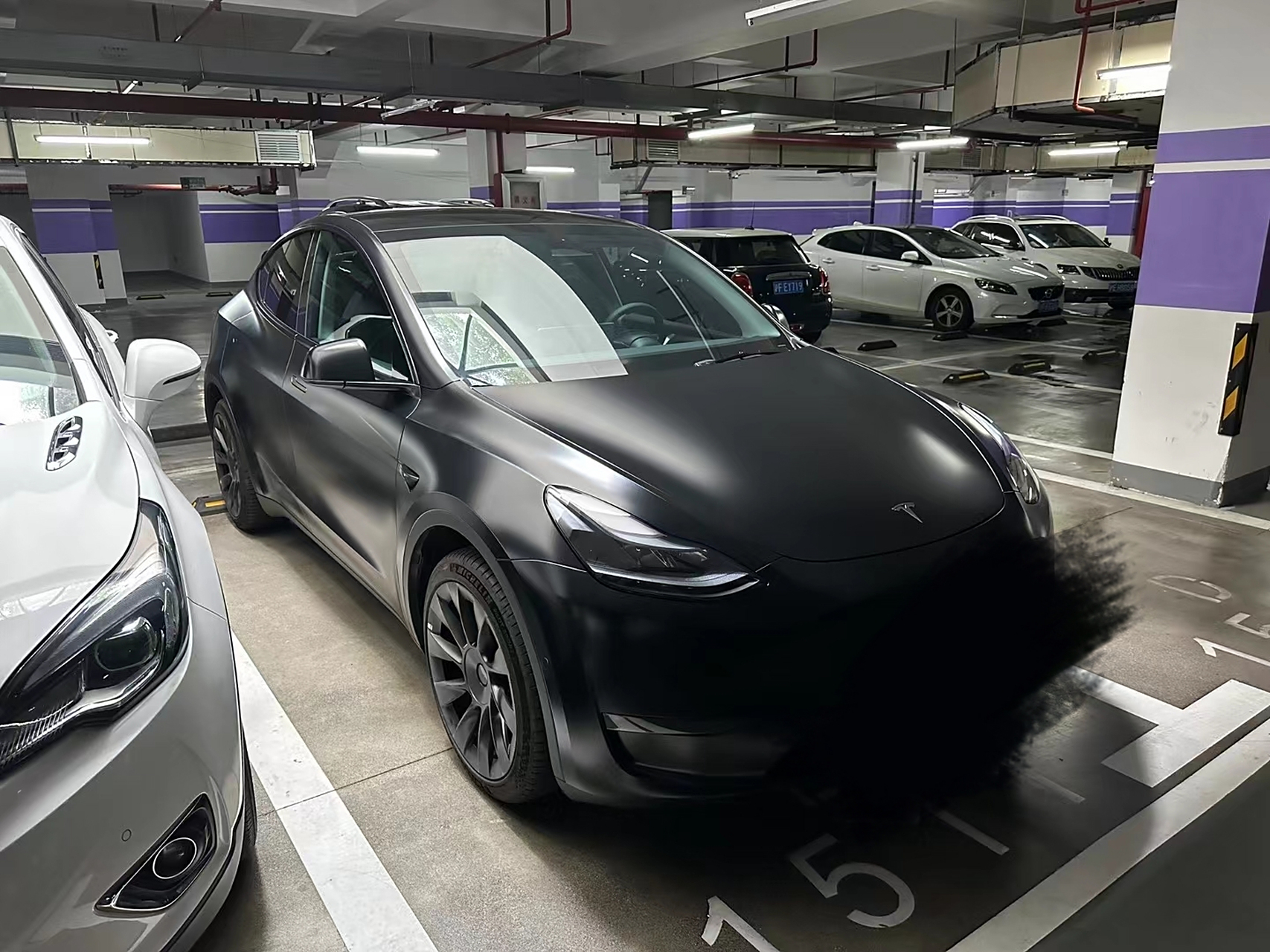 model y全车亚光黑,全车顶级磁控溅射金属隔热膜完工,交车!