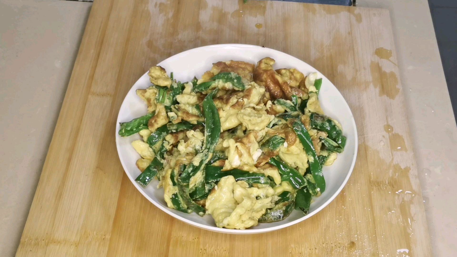 不一样顺序的青椒炒鸡蛋