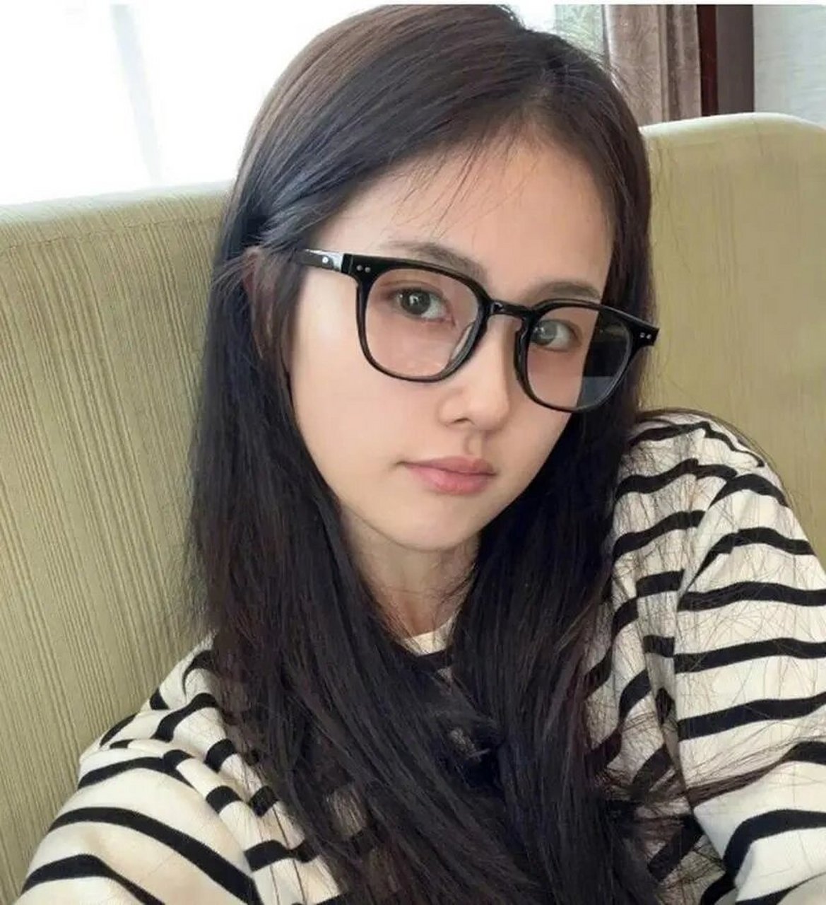 白鹿出道前还不是搞笑女哈哈哈,任何人没见过出道前超清纯的她都会