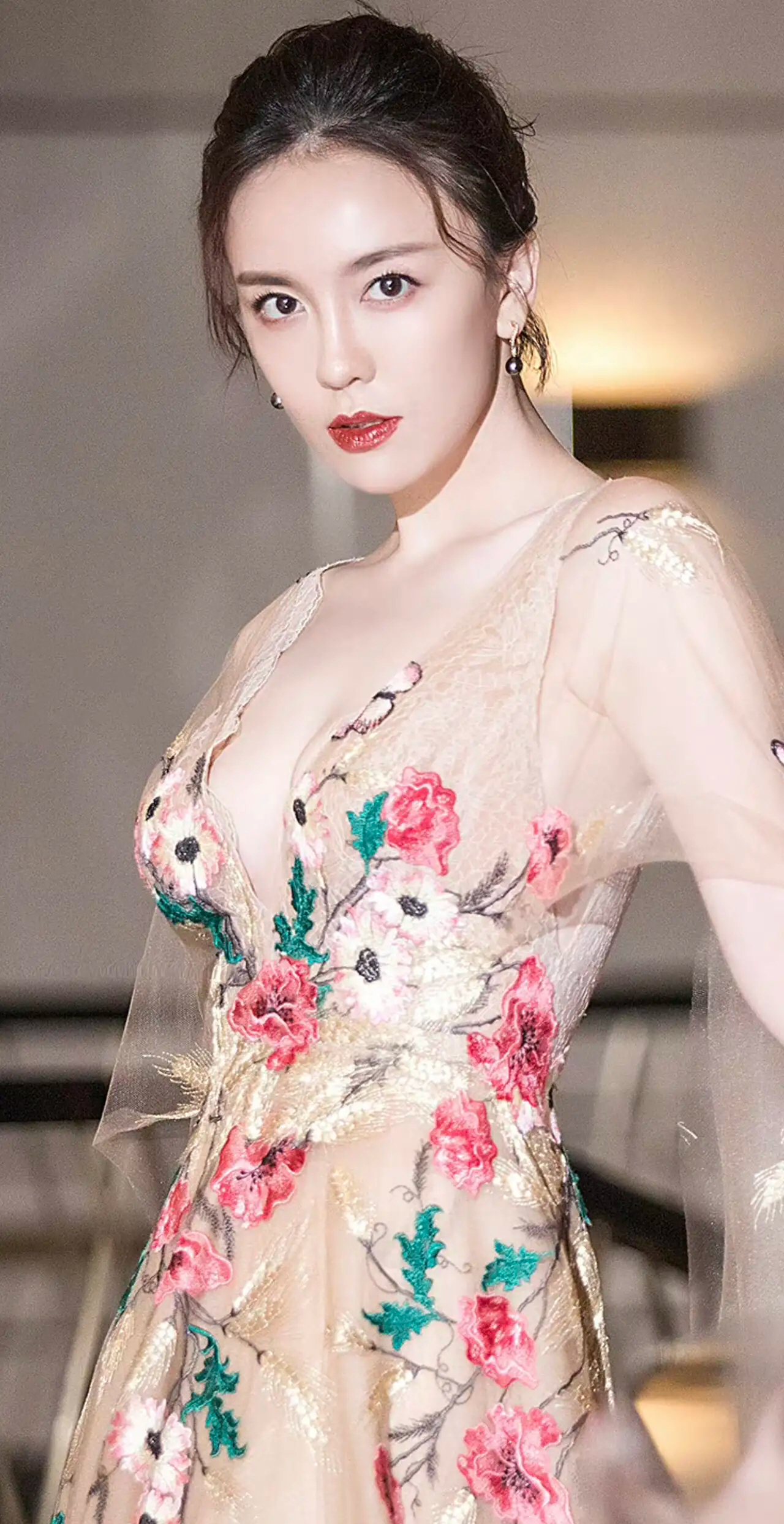 吕佳容,完美身材曲线玲珑,为美丽而生