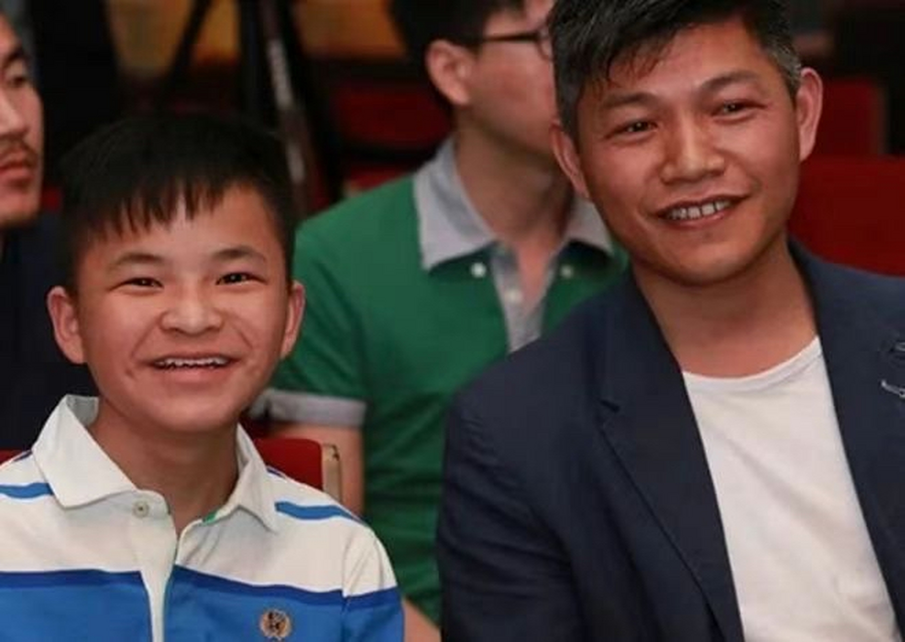 汶川地震9岁小英雄,被姚明抱上奥运,发誓考清华,如今却活成了这样