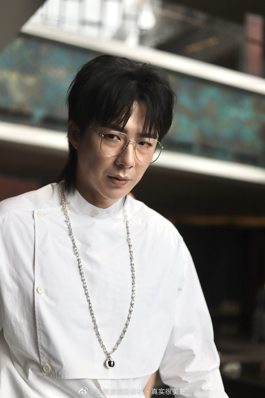 刘宇宁生图吓到我了,我知道他不是因为颜值高走红的,但是跨界做演员