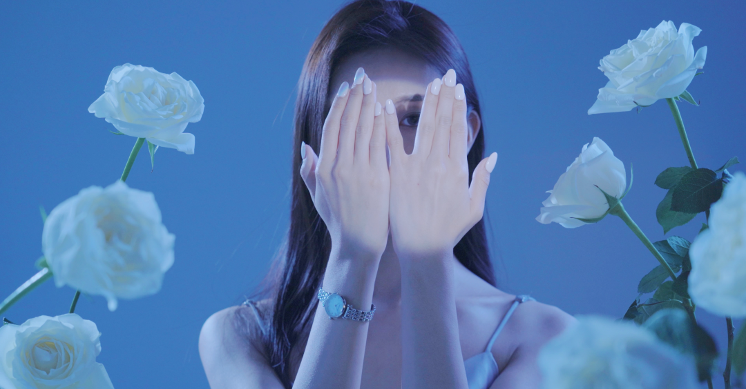 幕起星辰|演员刘一鹤与阿玛尼将优雅随性释放在生活的任意角落