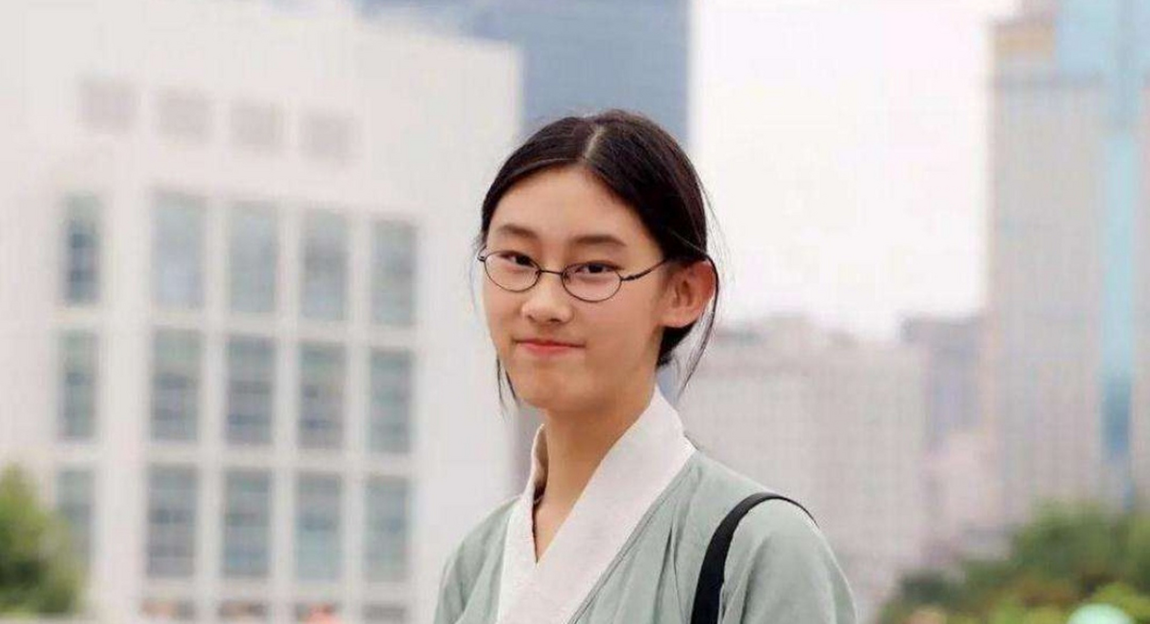 2019年,背了2000多首古诗的"国民才女"武亦姝高考只考了613分,很多人