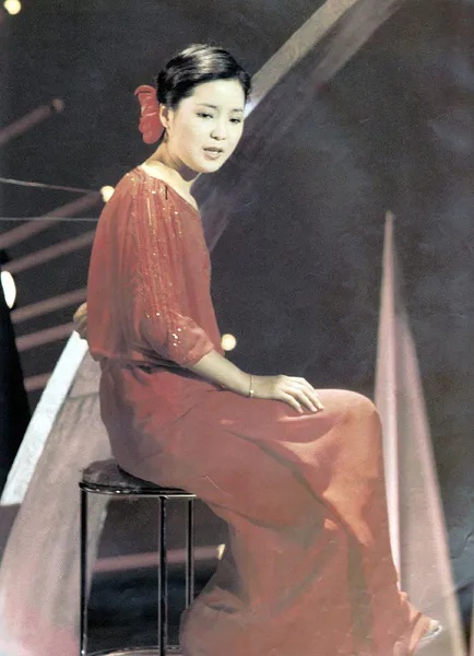 成龙与邓丽君,爱情没有如果,性格决定生活