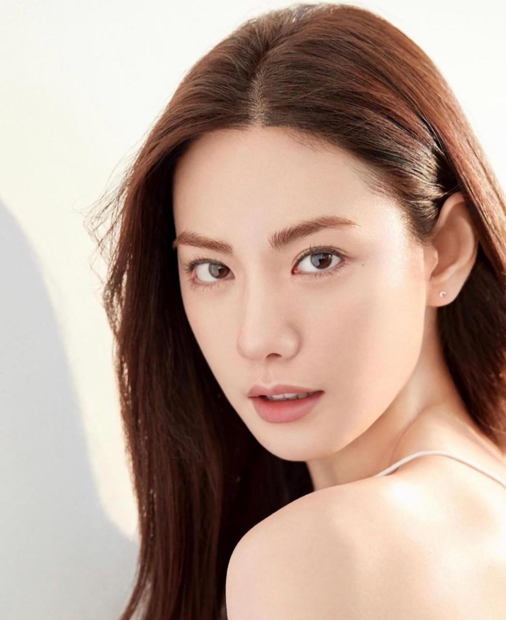 林珍娜(nana),韩国女歌手,演员和模特,前女子音乐团体after school的