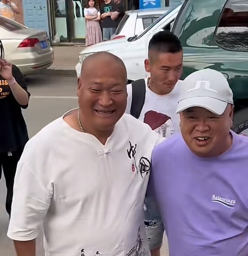 高秀敏弟子路小波创办艺术学校,其实二人转现在需要艺人不是网红