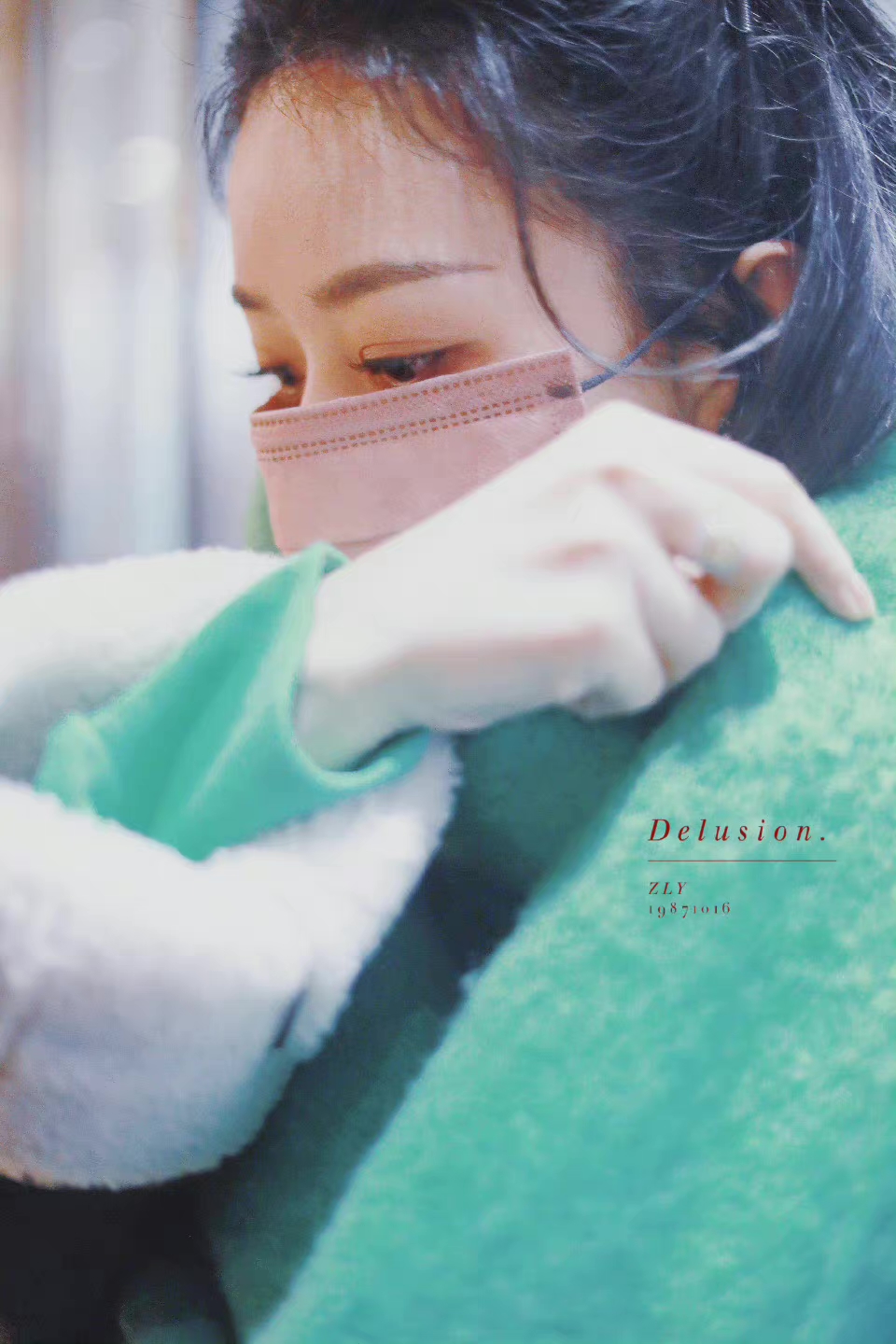 赵丽颖现身春晚彩排,绿色围巾,冬日暖意100分