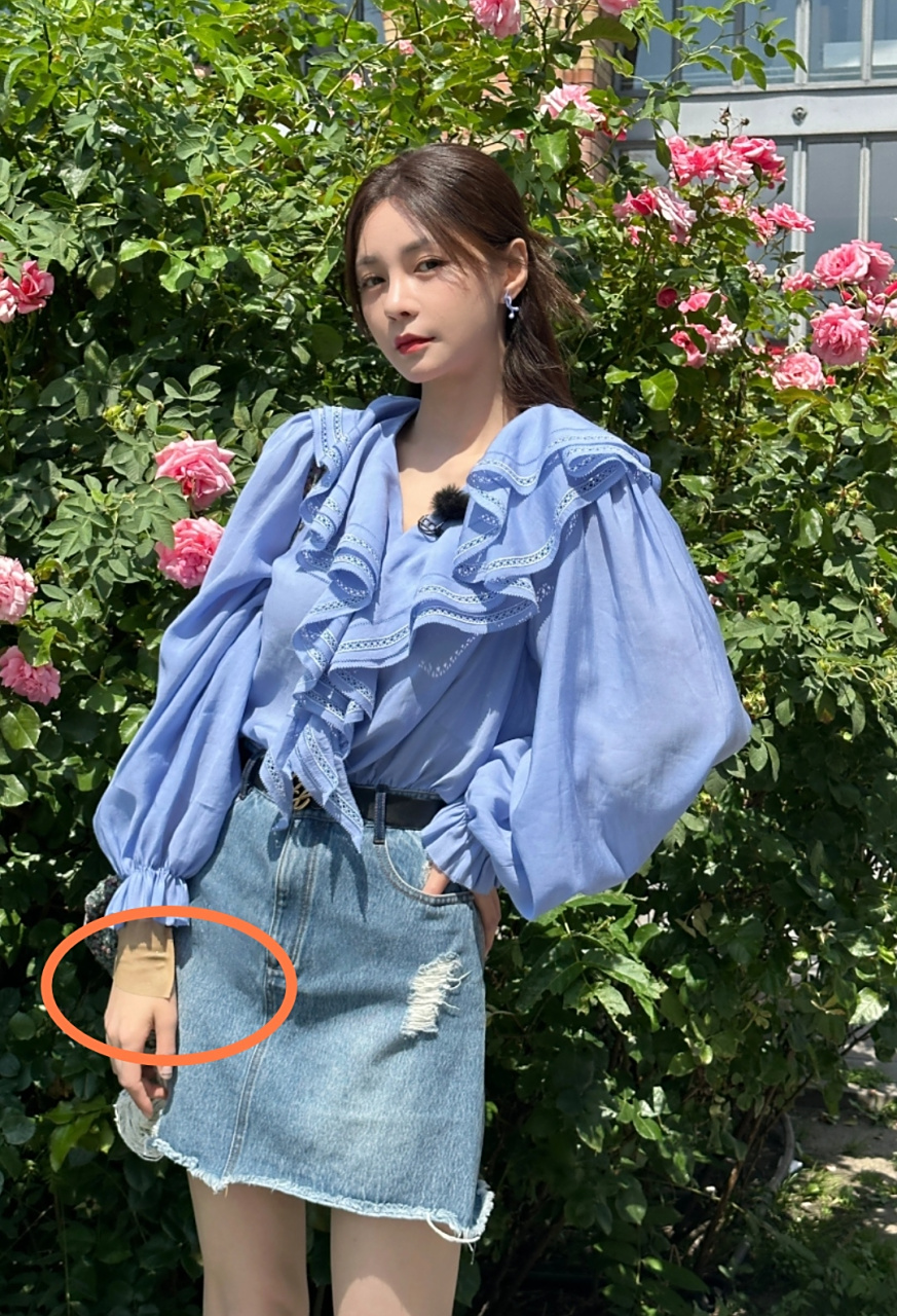 沈梦辰晒出录《中餐厅》的街拍照,干活太多手上已经贴上膏药了,平时她