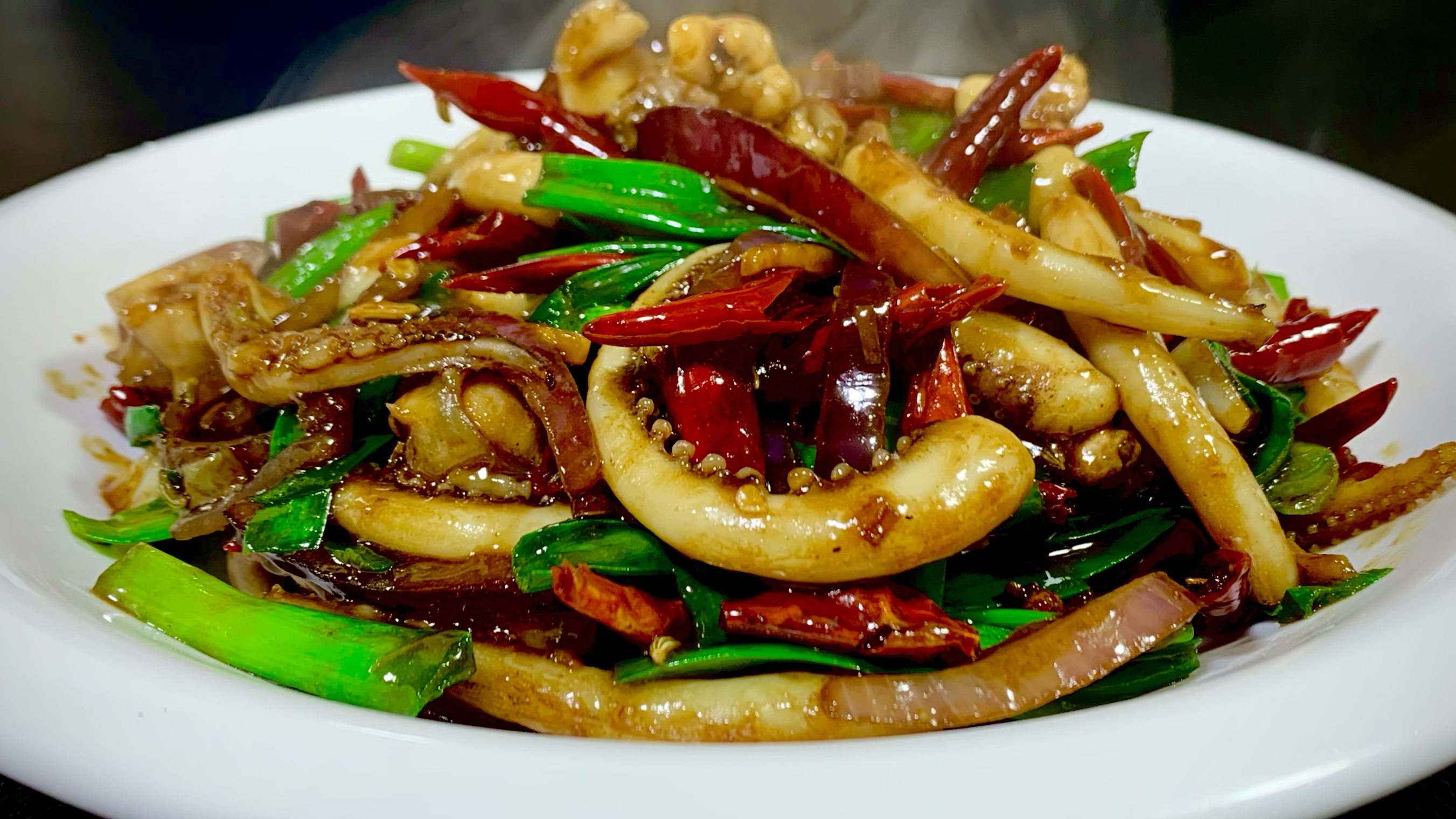 爆炒鱿鱼须好吃有诀窍，大厨教你正确的做法，口感鲜香，香辣开胃