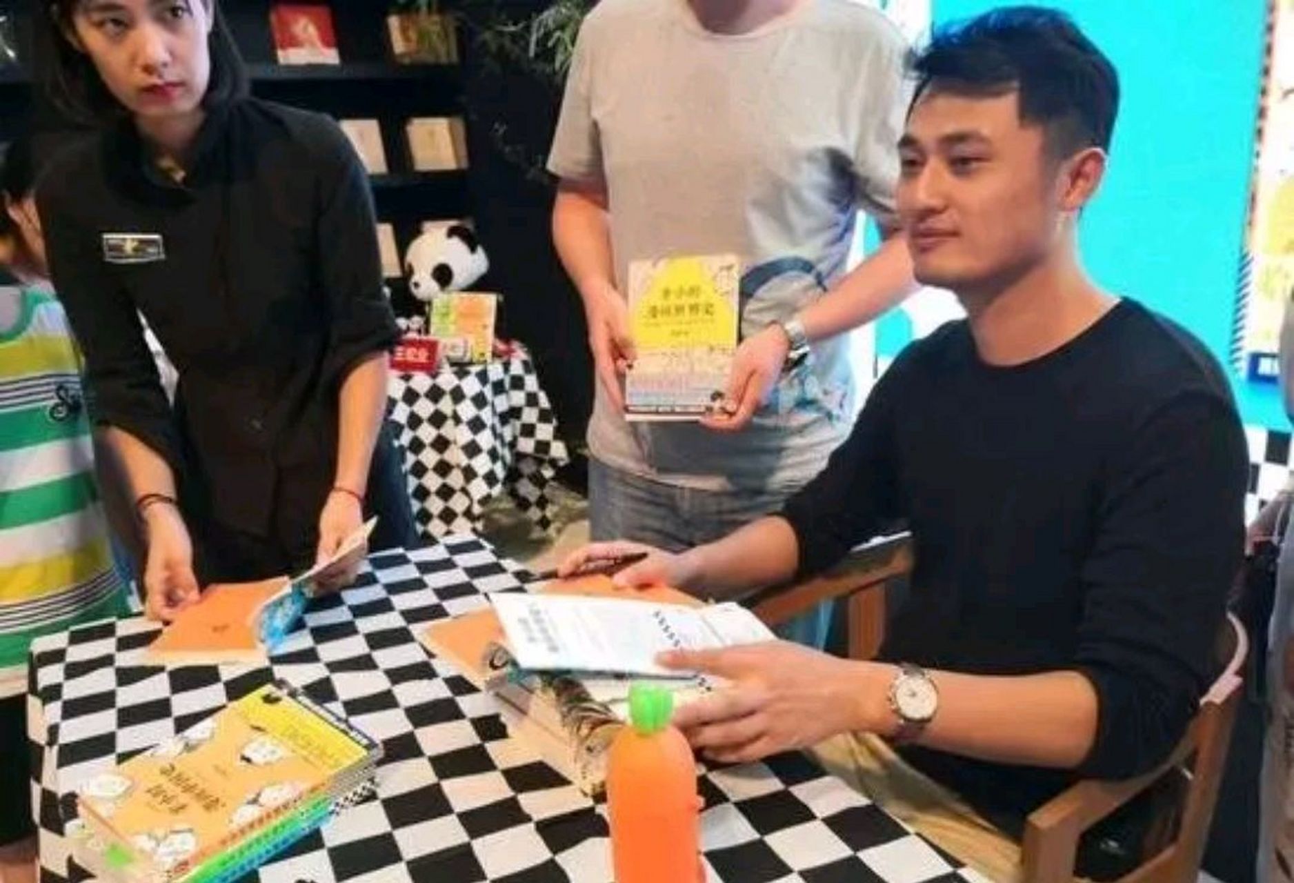 被画画耽误的段子手陈磊,现在也是历史漫画家,曾经是一个普通人,从