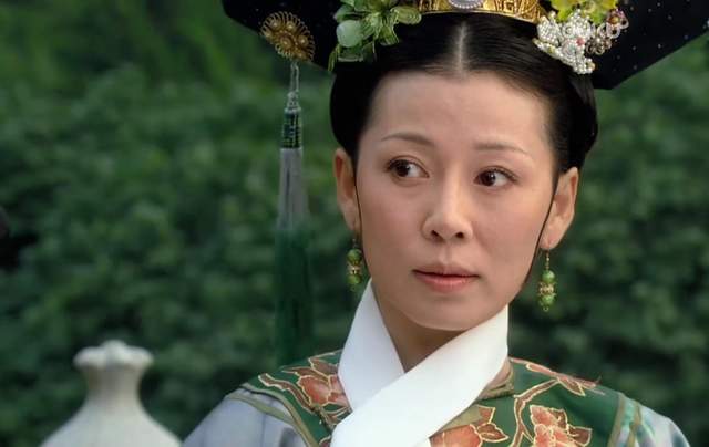 齐妃已经到了花甲之年,却落得一个无家可归的结局