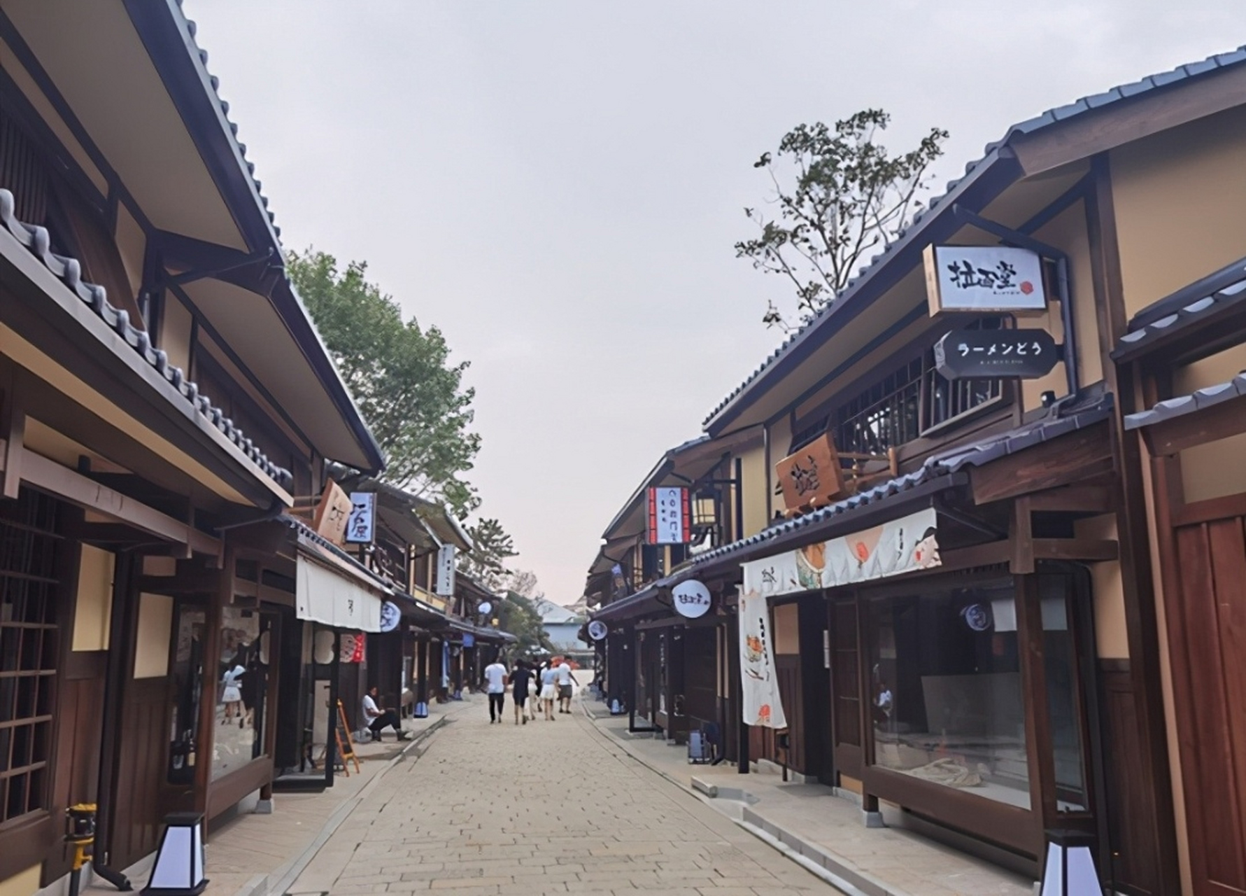 大连,盛唐小京都日式风情街,在全国人民的一片呼声之下,终于停业整顿