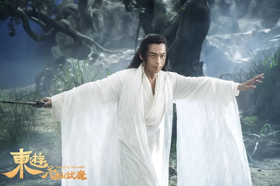61岁马景涛再演吕洞宾,白衣折扇潇洒不羁,沦落到拍网络大电影