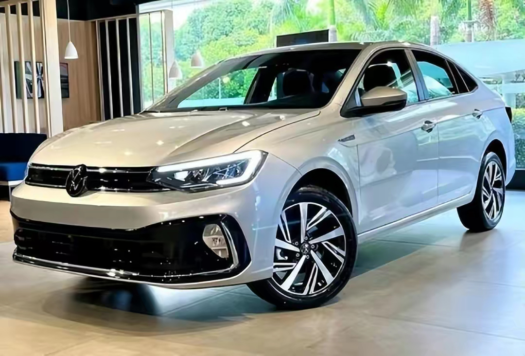 大众"桑塔纳"更新回来了!全新尊享不到7w起步,油耗低至5.4l