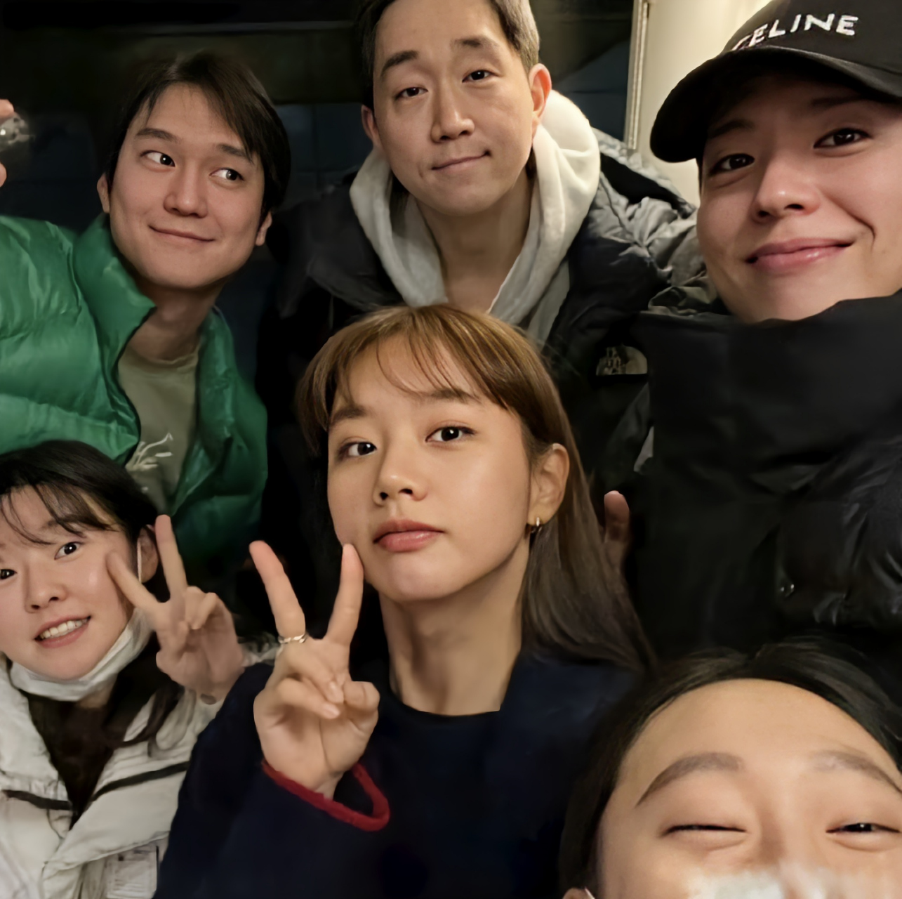 请回答1988剧组人员重聚,好温暖好感动,如果能拍个续集就更好了!