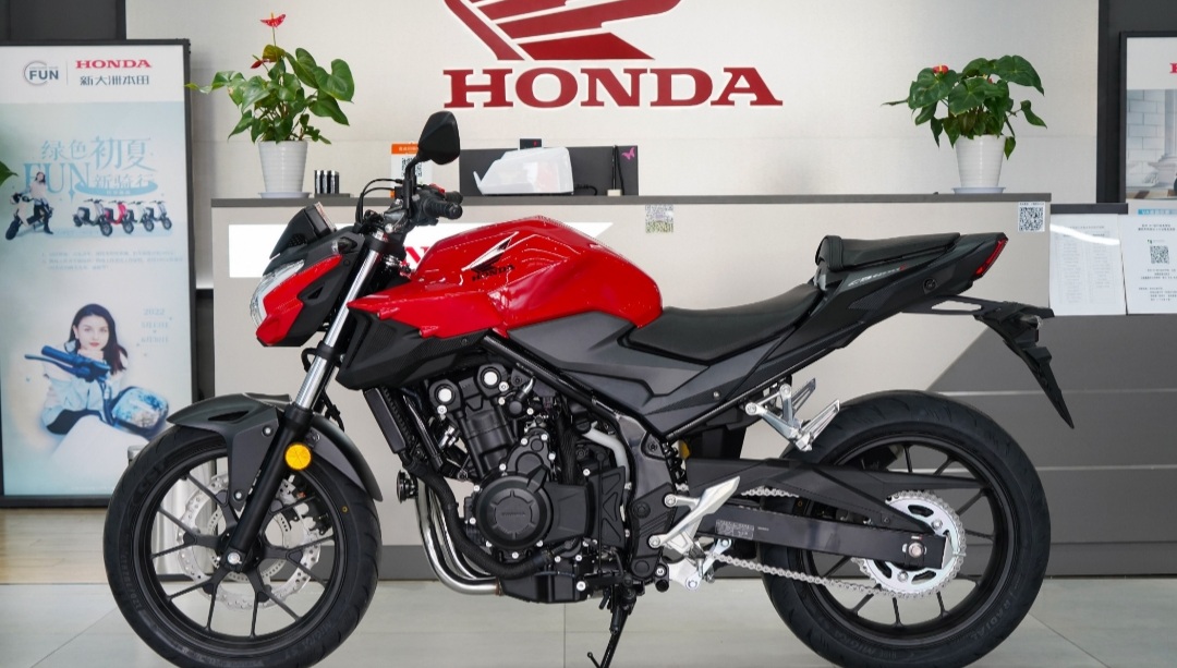 本田cb400f与川崎z400这两款都是同级别的街车,如何选?对比一下