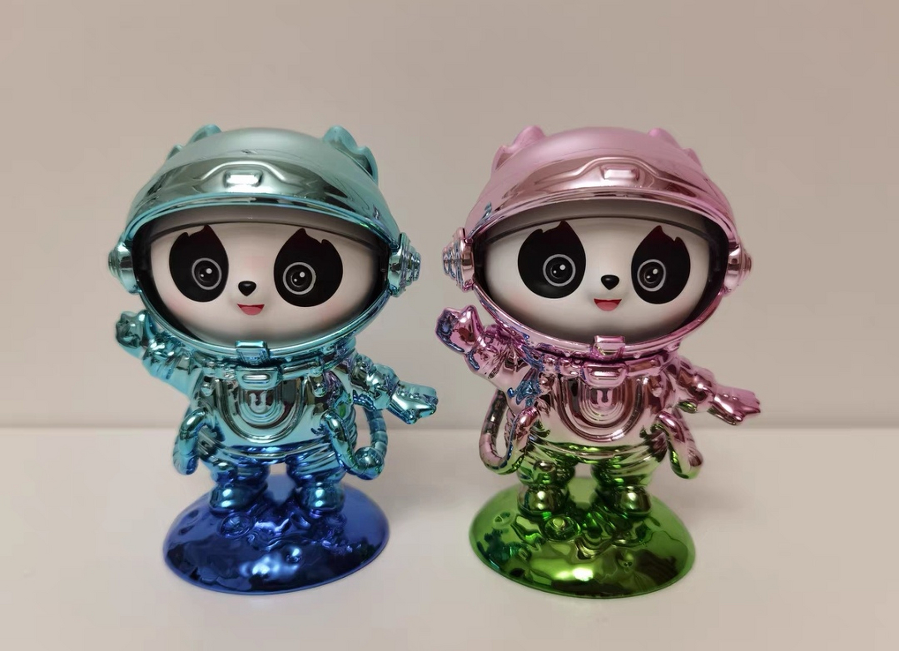 成都大运会蓉宝太空航天版盲盒手办熊猫纪念品礼物!