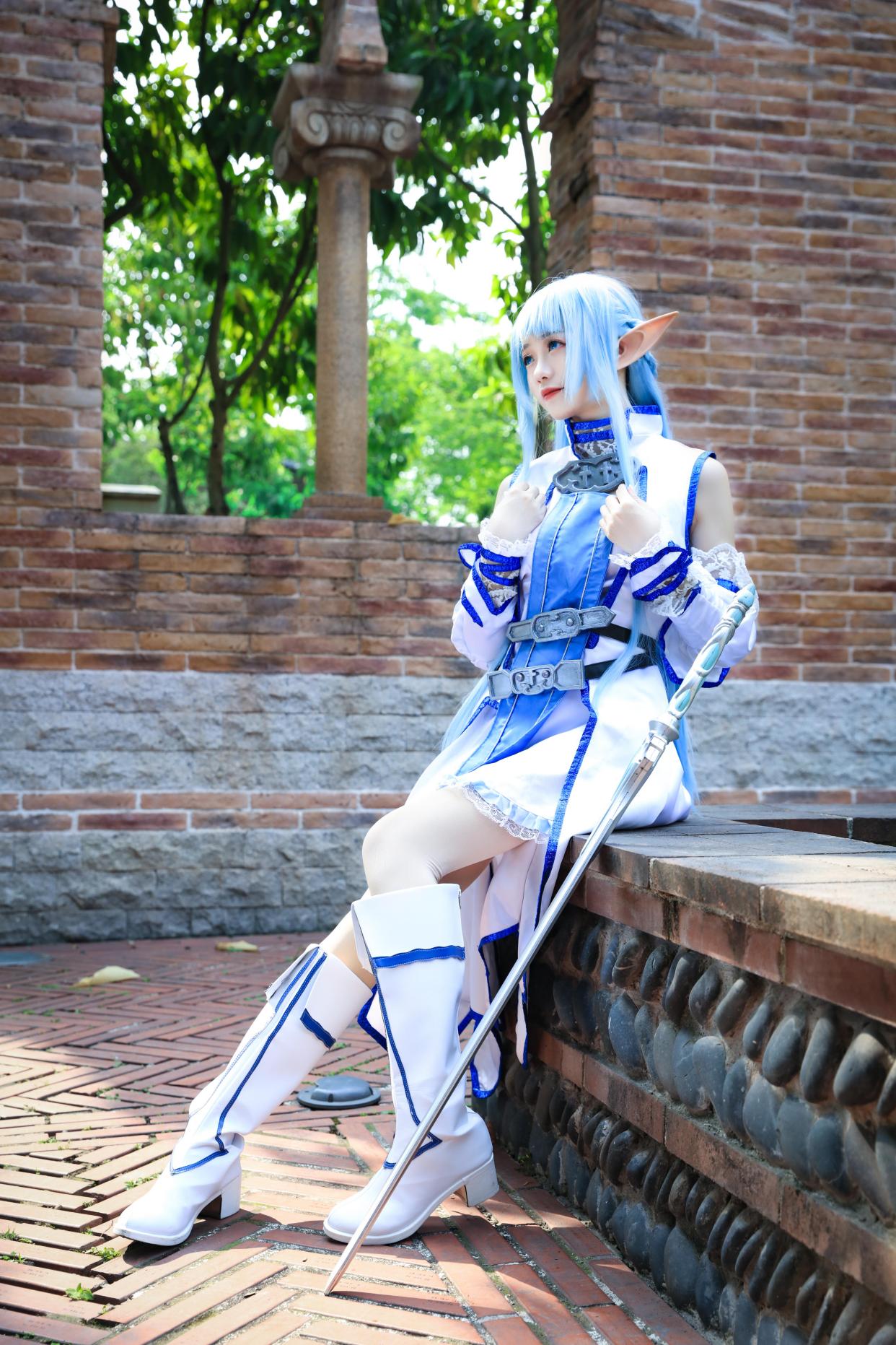 「刀剑神域」cos:蓝眼睛,蓝头发,水精灵亚丝娜可爱极了