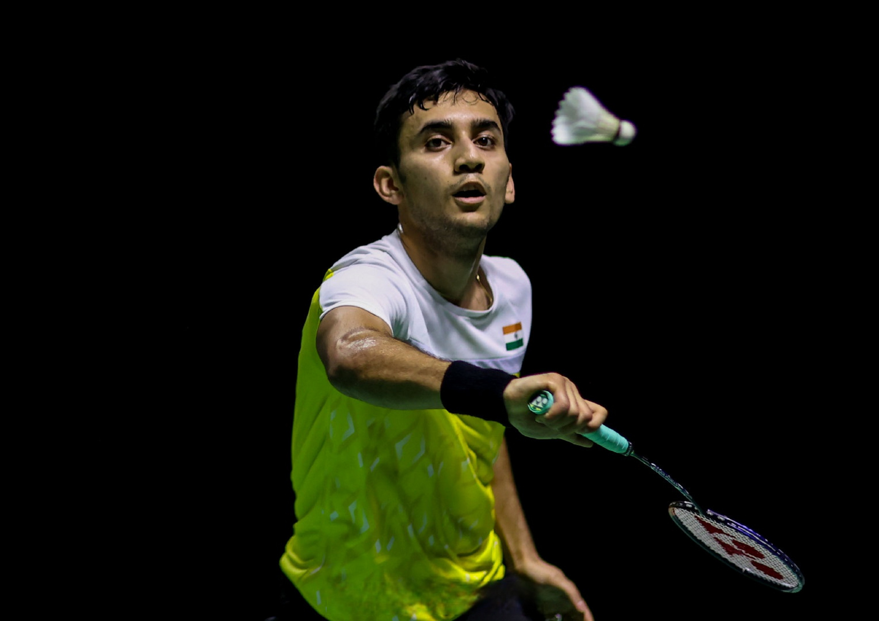 2-1!汤姆斯杯最水一单对决,拉克什亚逆转金廷,最大黑马开门红!