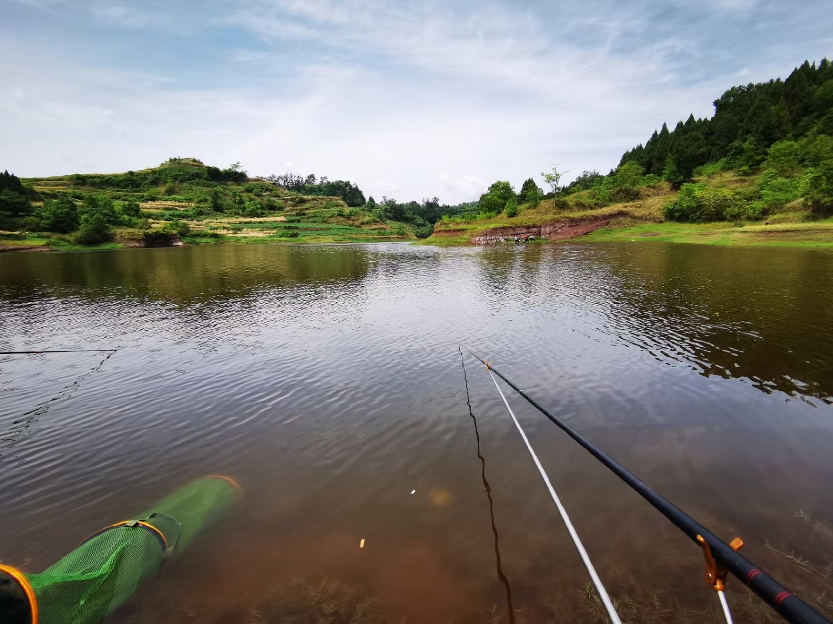 大家有没有可以分享水库夜钓鲤鱼的好方法,对饵料的配比,和调位的选择