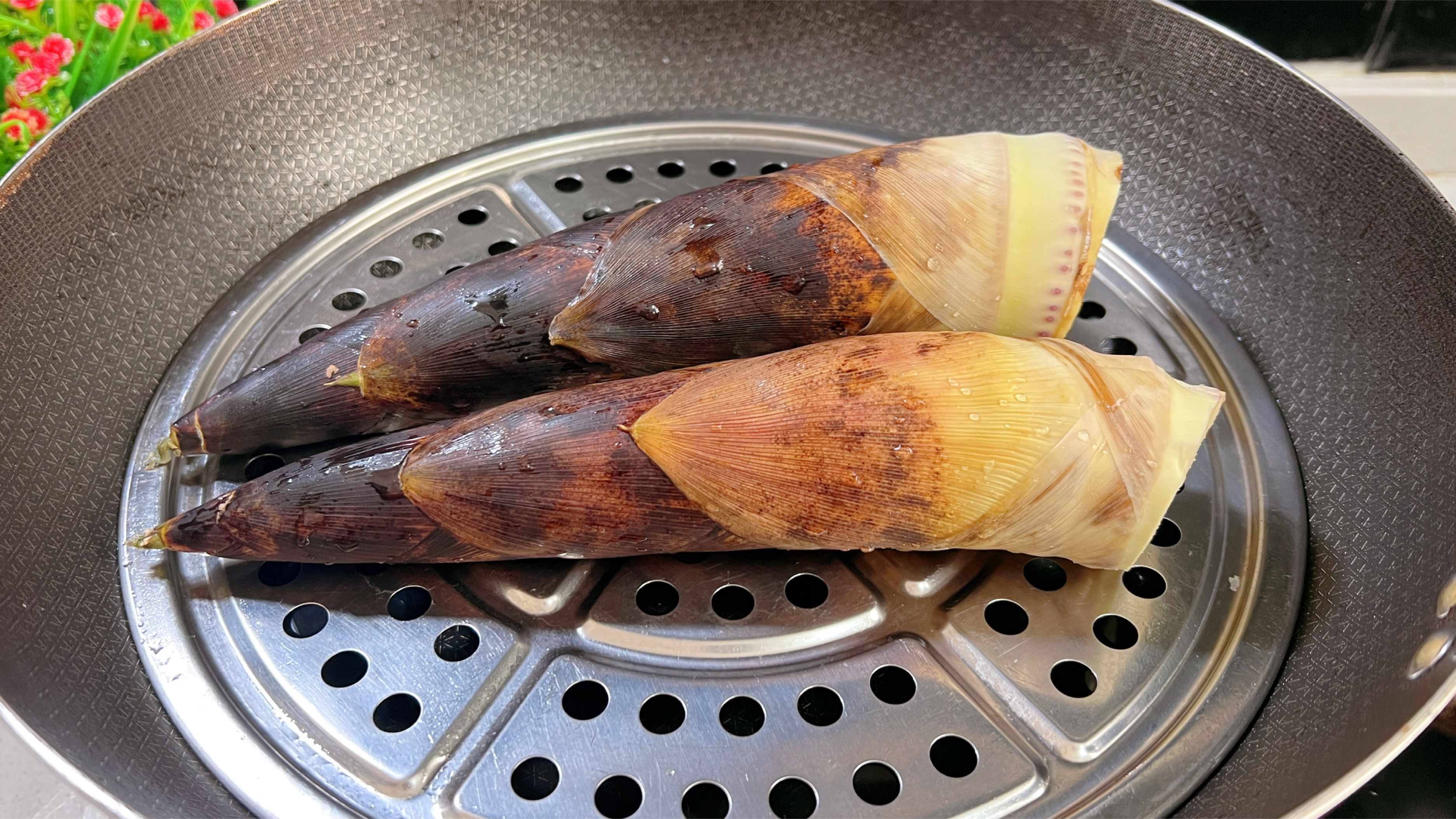 把冬笋放锅里蒸一蒸,瞬间变美食,入味脆爽不麻嘴,营养不流失