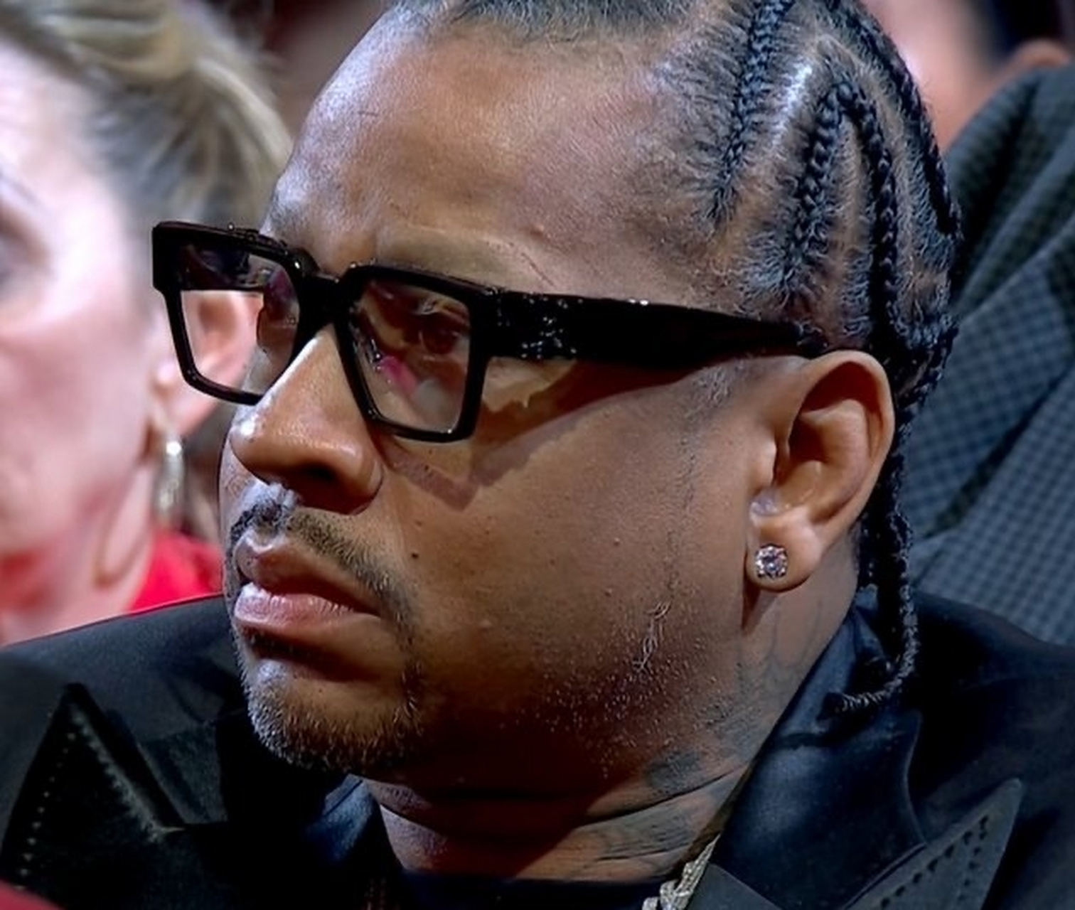 这还是曾经蝴蝶穿花步的艾弗森吗? 老大减肥吧,你们还认得出来吗?