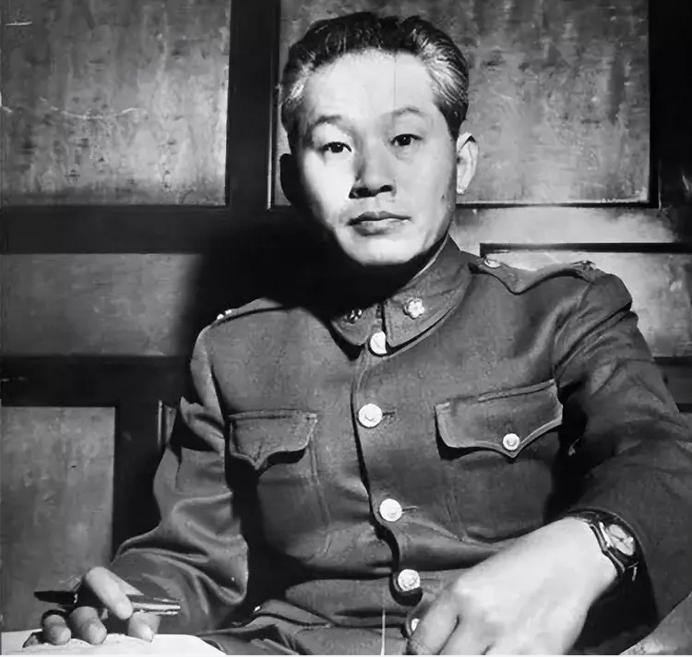 但是,这次他却饶有兴趣地与周良沛交谈了一个多小时.