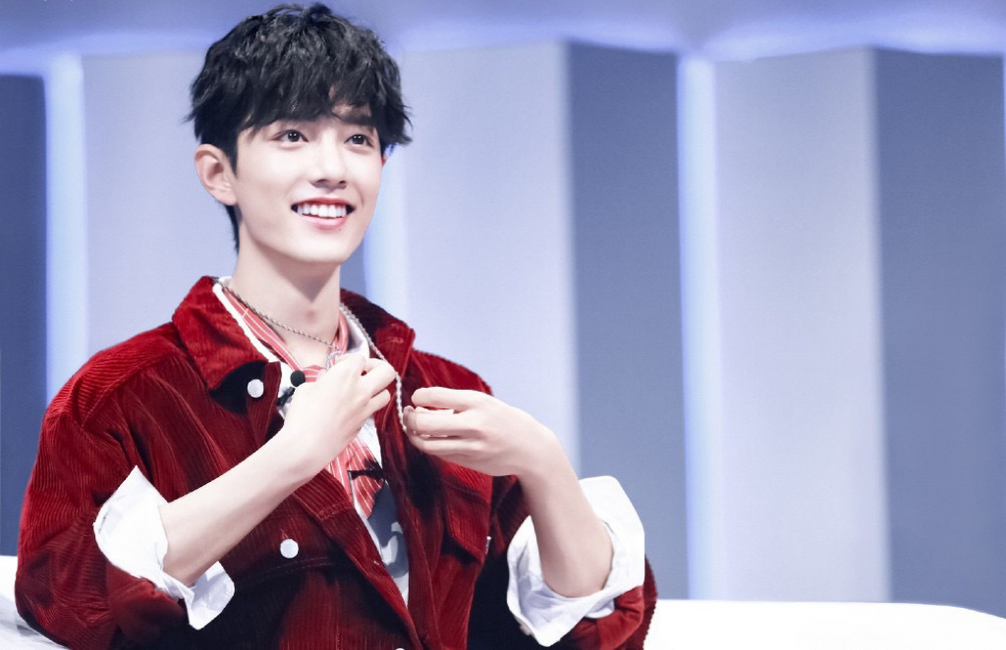 在《我们的歌》里这套穿搭又乖又萌,太招人稀罕了 #肖战# #我们的歌