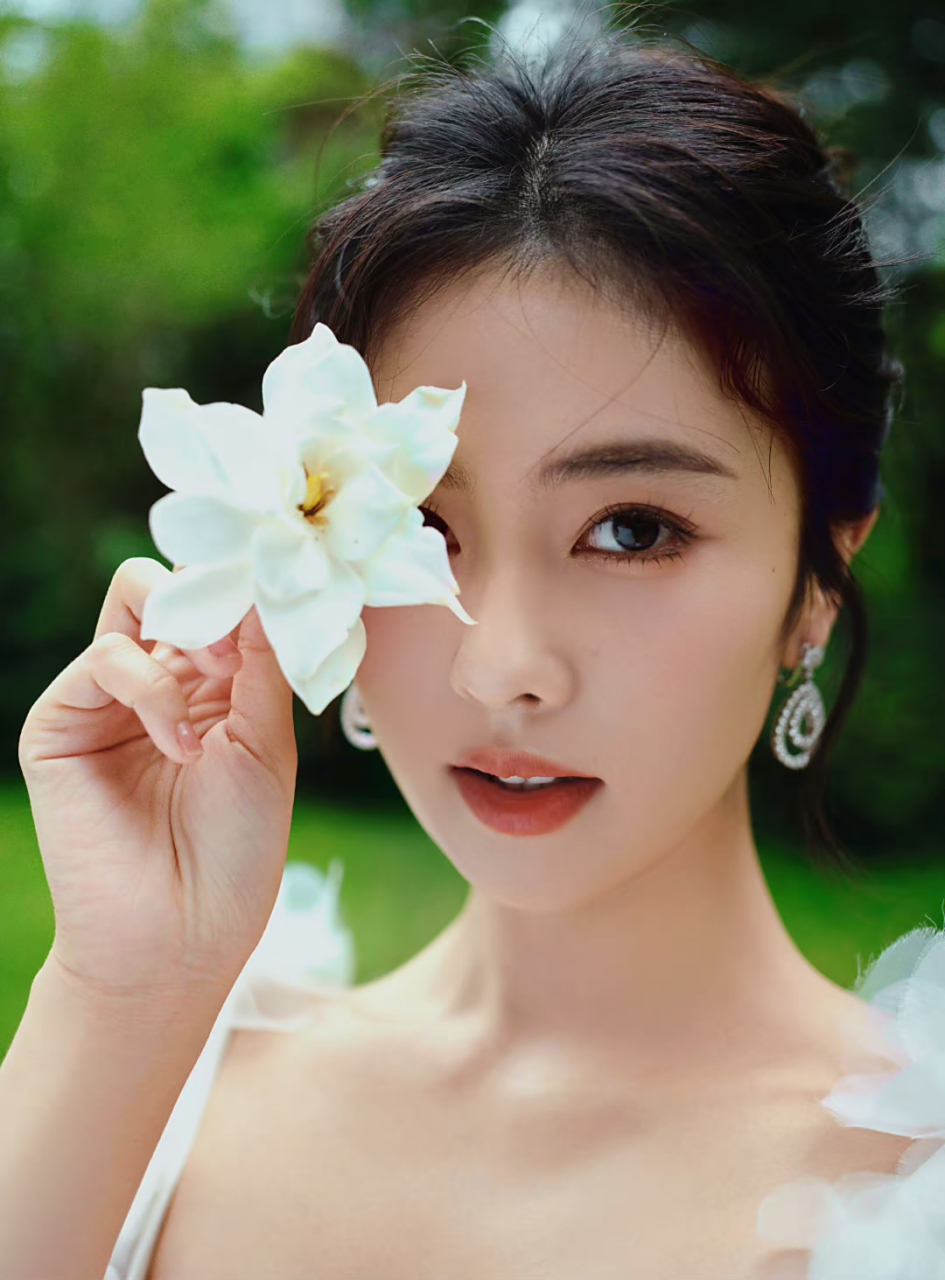 白鹿美照,这才是真正的纯天然美女!#养眼美女