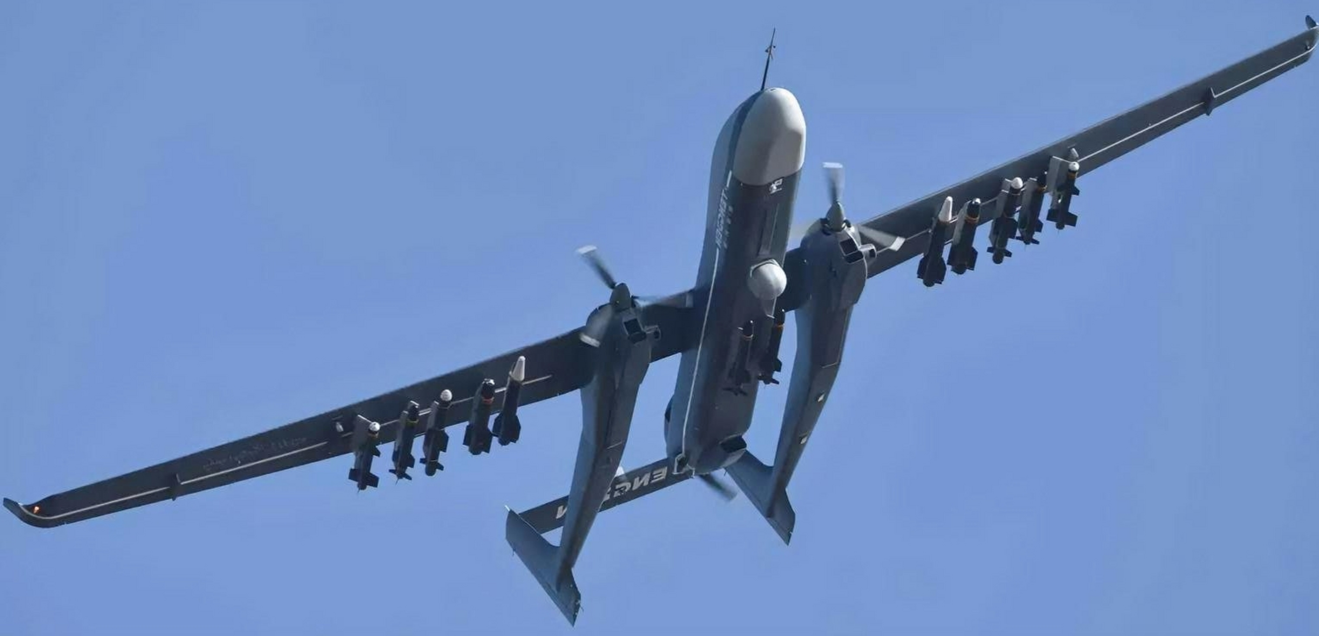 美国要哭了,中国腾盾双尾蝎,世界首创四发大型无人机,载重1.