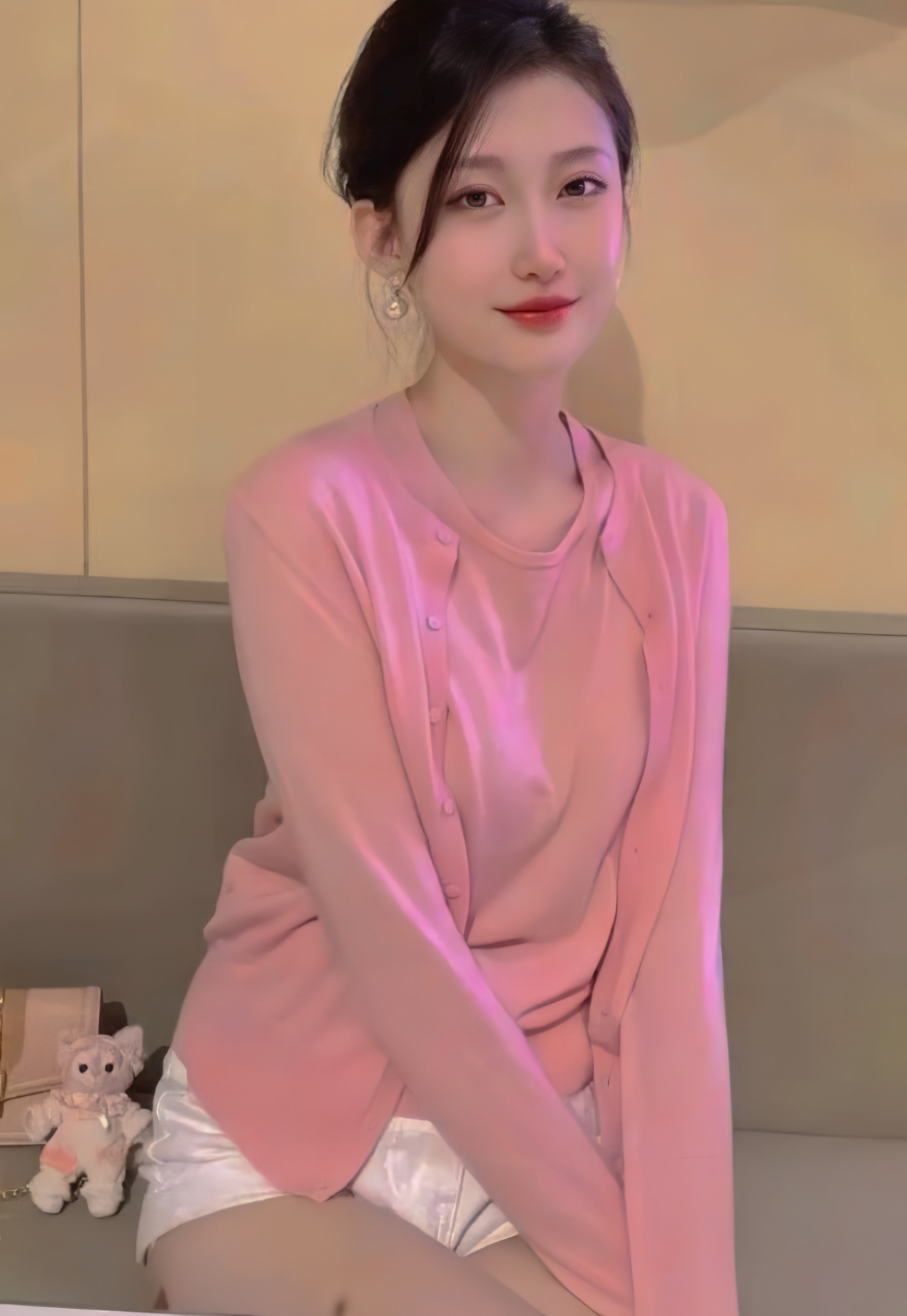 美女小姐姐真的是醉眼朦胧啊整个人都散发着迷人的魅力!