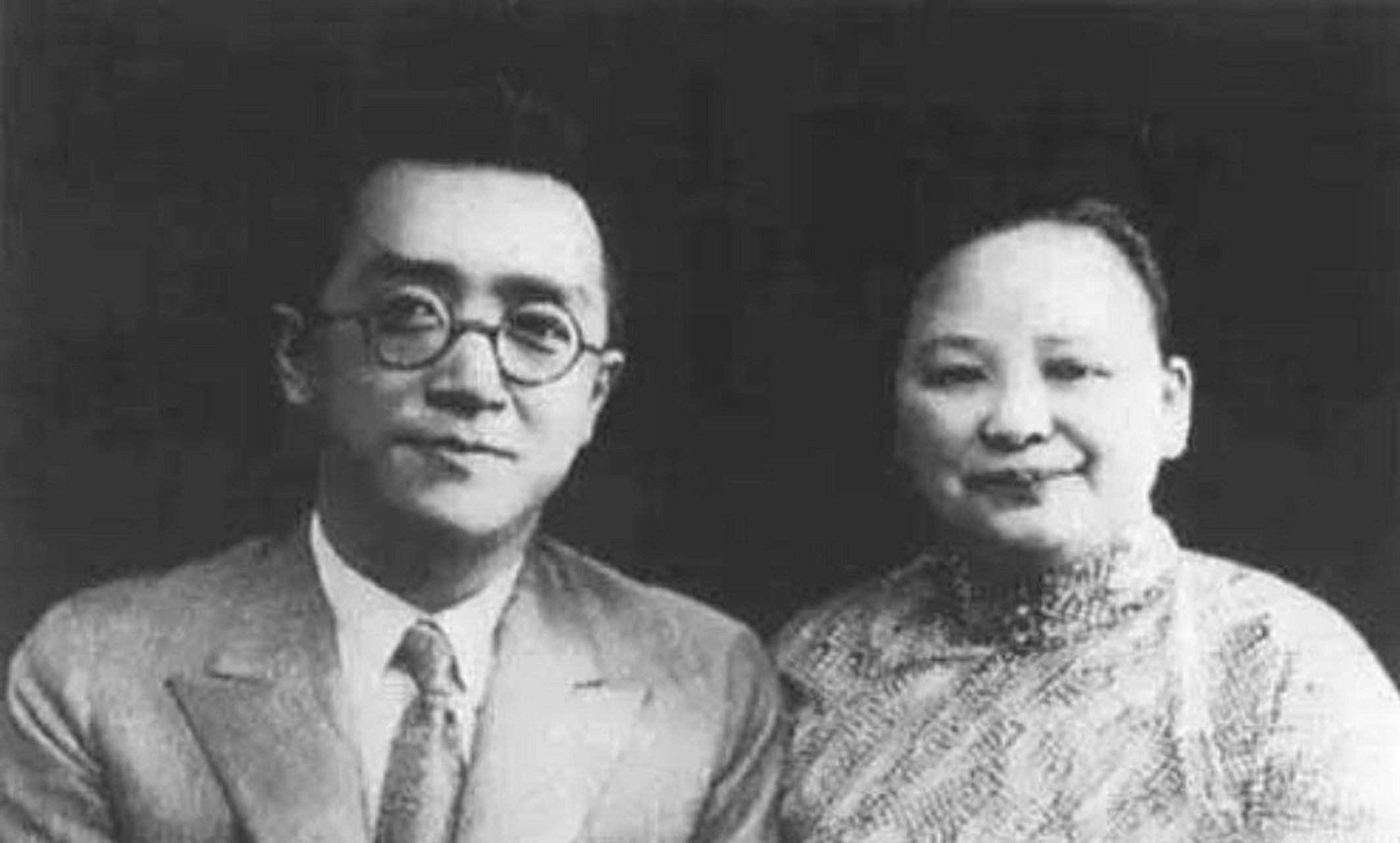 1923年,胡适喜欢上了表妹曹诚英,回家和发妻江冬秀摊牌,没想到这个大