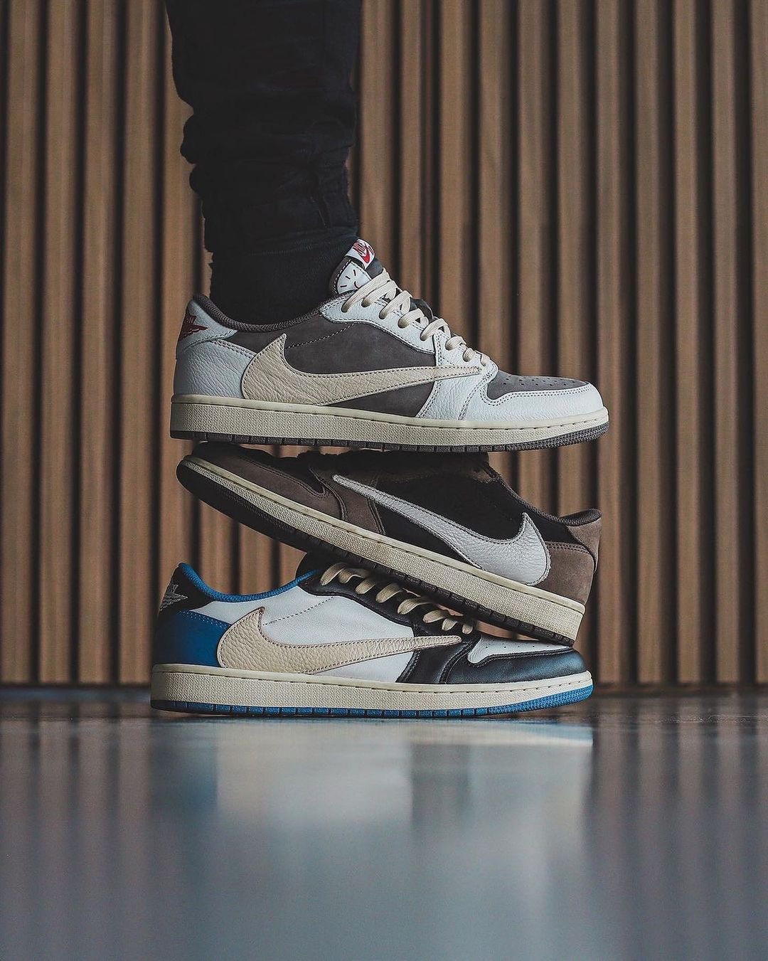 延迟发售的aj1倒钩3.0白棕真假对比,鞋贩一双赚4k?