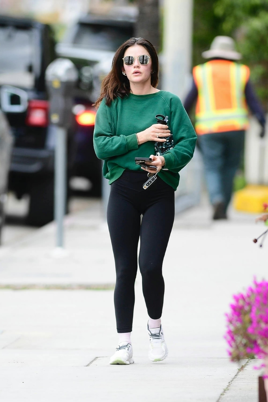 lucy hale 洛杉矶日常健身街拍