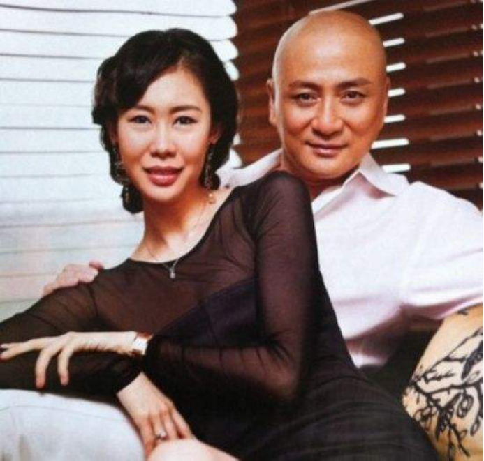 62岁汤镇业:2任妻子6个孩子2对双胞胎,妥妥人生赢家