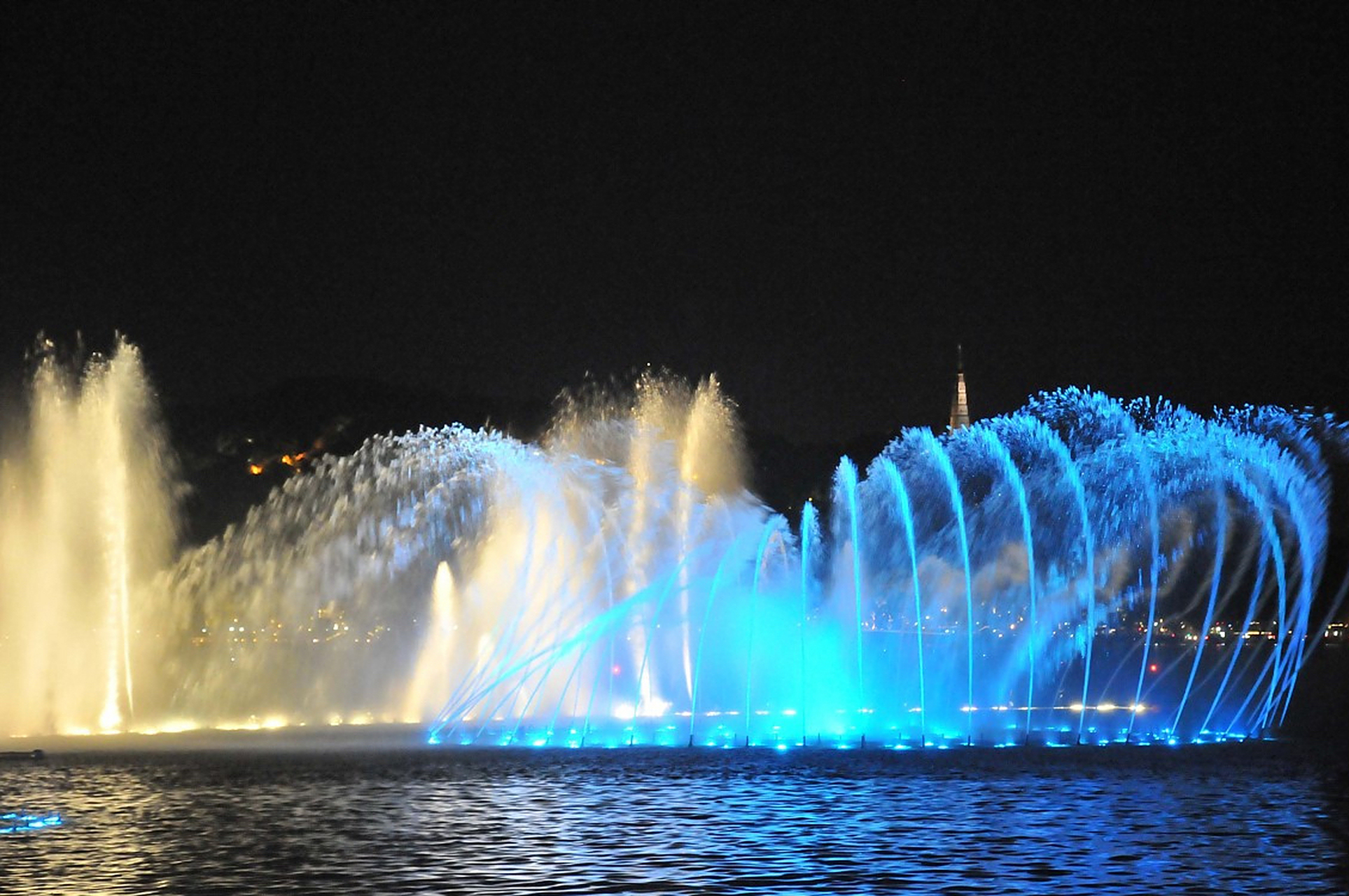 大型漂浮喷泉施工厂家#音乐喷泉厂家# 喷泉水景设计#喷泉设计施工