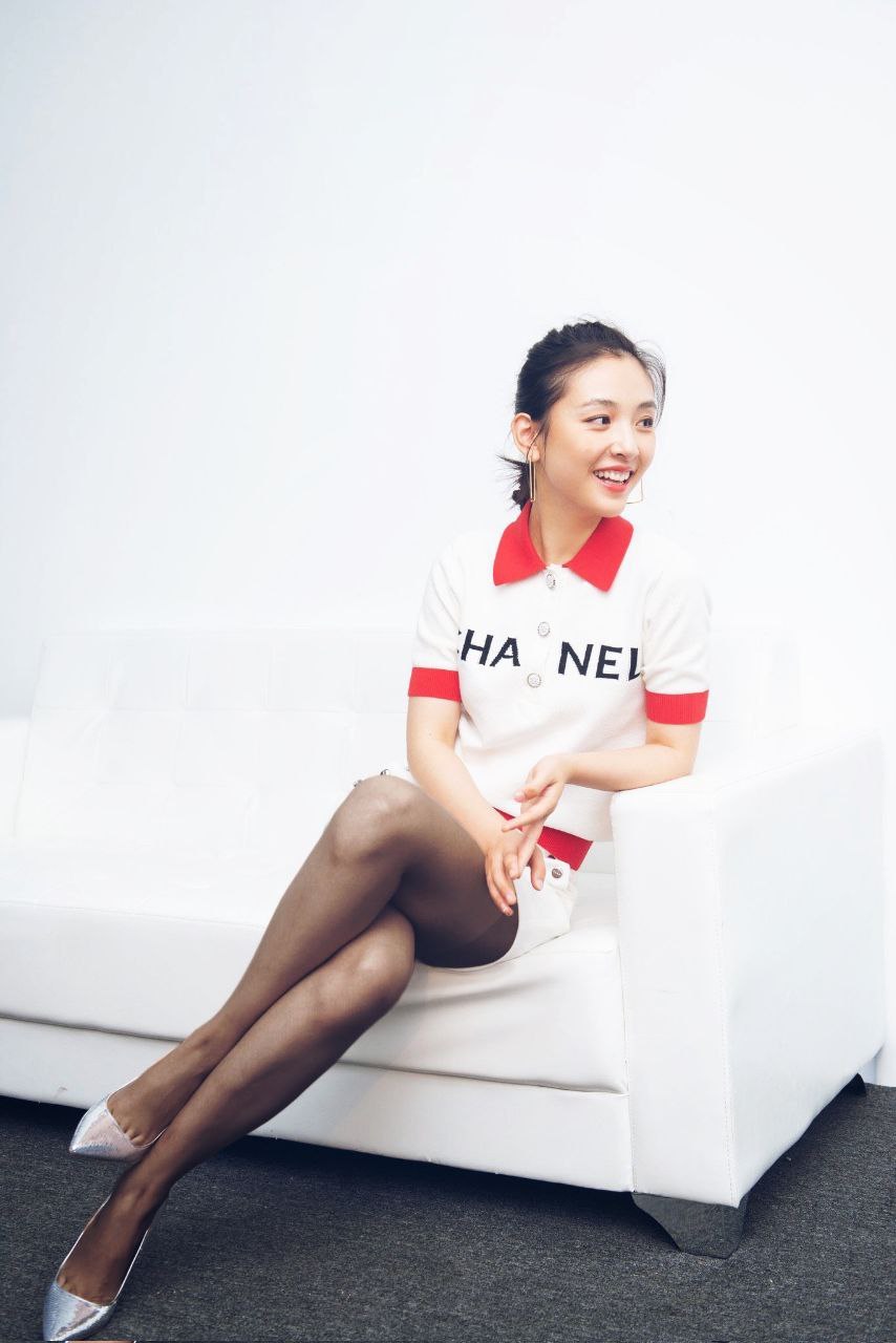 吴倩黑丝生活照,大家有喜欢的吗?#女明星# #娱圈新动向# #美女