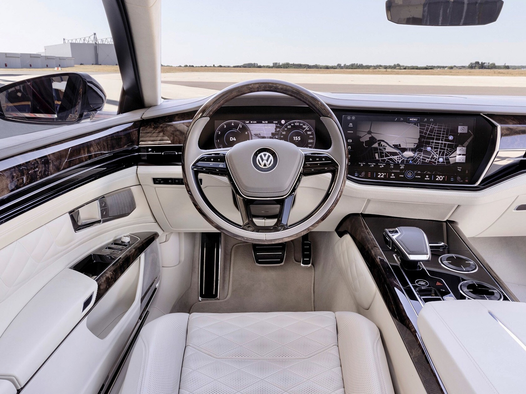 近日有消息称,大众豪华轿车辉腾2024年即将恢复生产,我们翘首以待了