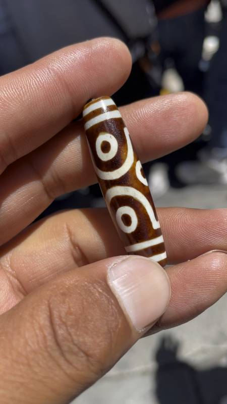 漂亮的一颗精钢十字六眼天珠