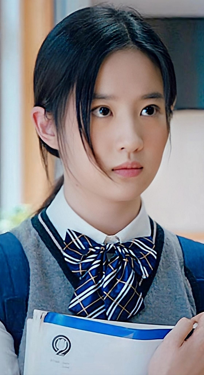 她演这部校园电影的时候已经29了[笑哭]#刘亦菲# #神仙颜值# #致青春