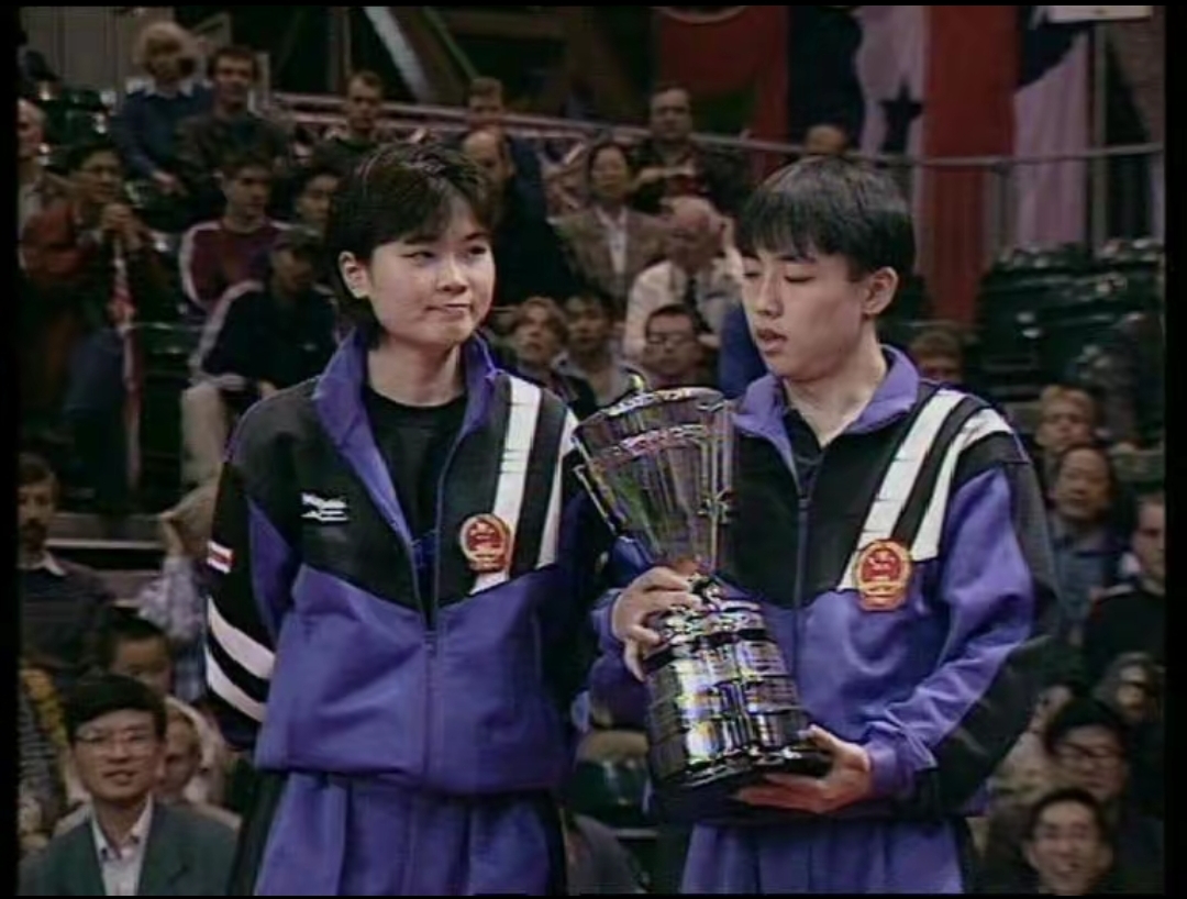 世界冠军邬娜,那位站在刘国梁身边的漂亮姑娘,如今过得怎么样?