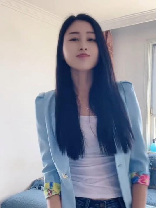 跟着旋律随意舞动,你附近100米的人