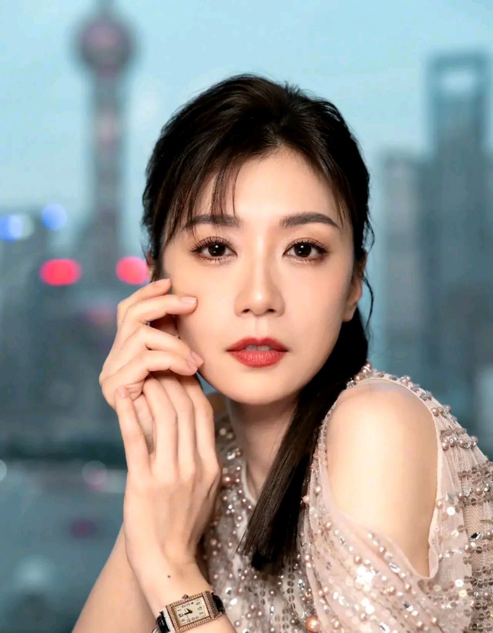 6月19日,黄子佼在自杀前爆料某位姓贾的女明星主动追求他,后来又不