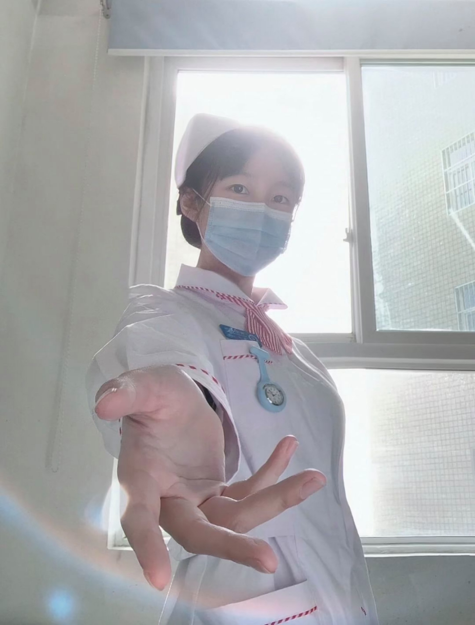 有一个护士做女朋友是什么样的体验,不知道该叫什么花?