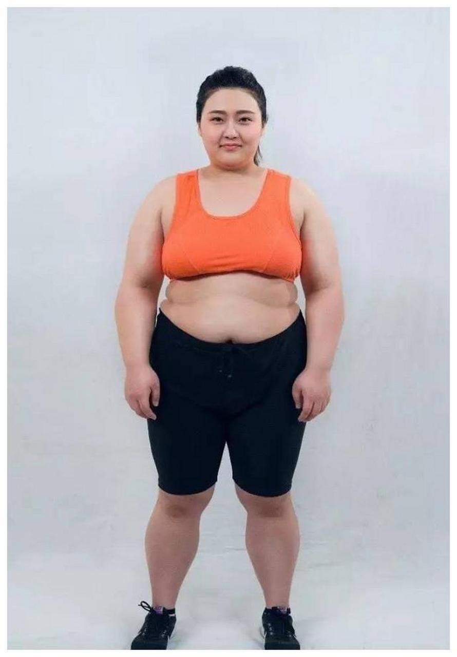 朋友的女儿体型比较雍容华贵,150cm的身高,180的体重,感觉走路都困难.