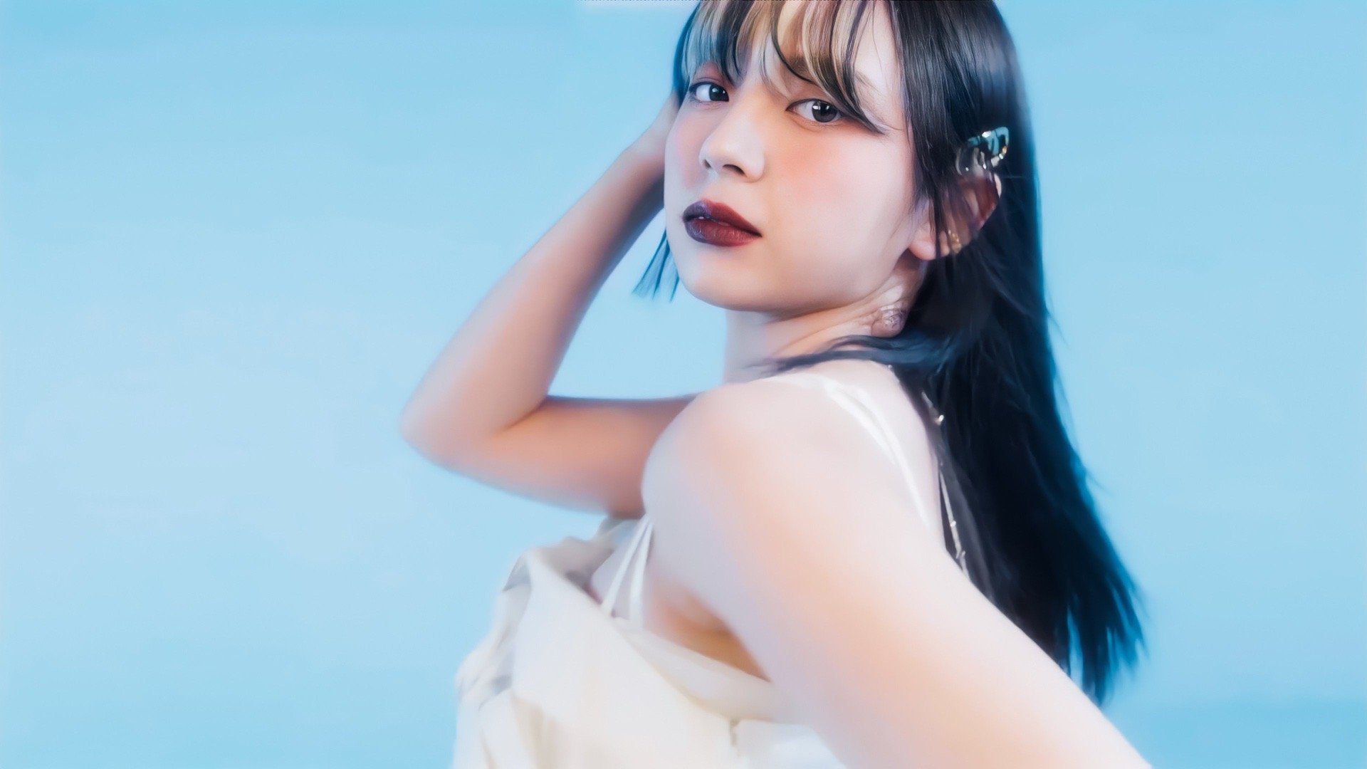 kep1er女团坂本舞白杂志高清图片,不懂得时尚