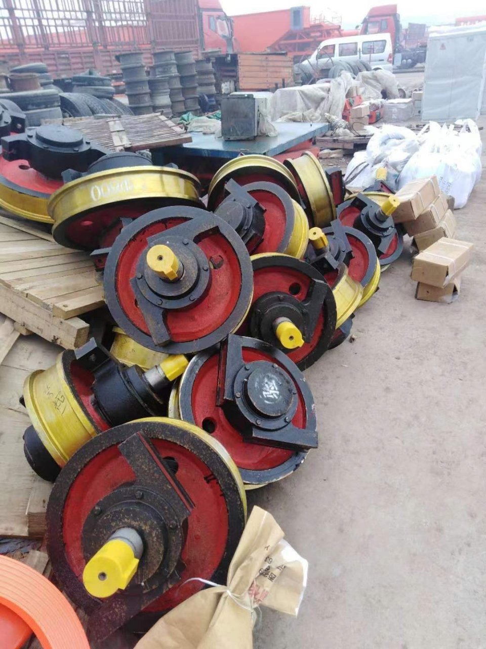 河南新乡景鑫行车配件公司主要经营批发电动葫芦起重配件设备,本公司