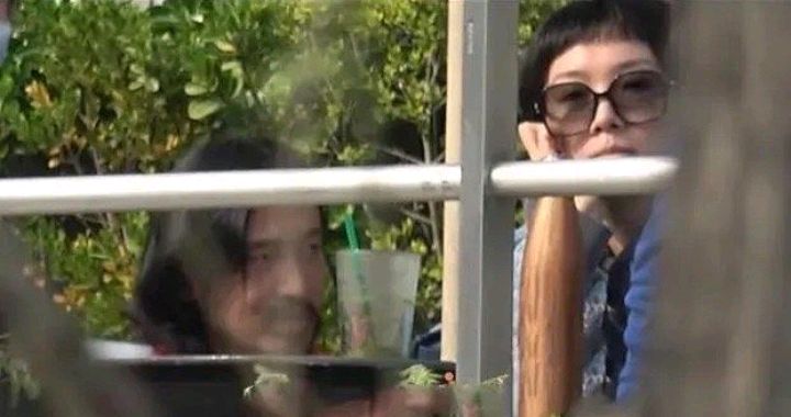 王传君齐溪牵手逛街显恩爱,两人已低调恋爱多年